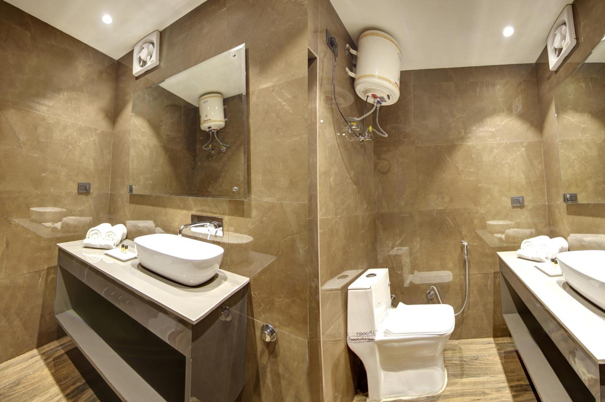 Hotel Kashish Plaza - 5 Mins From Metro Station Delhi  Exterior foto