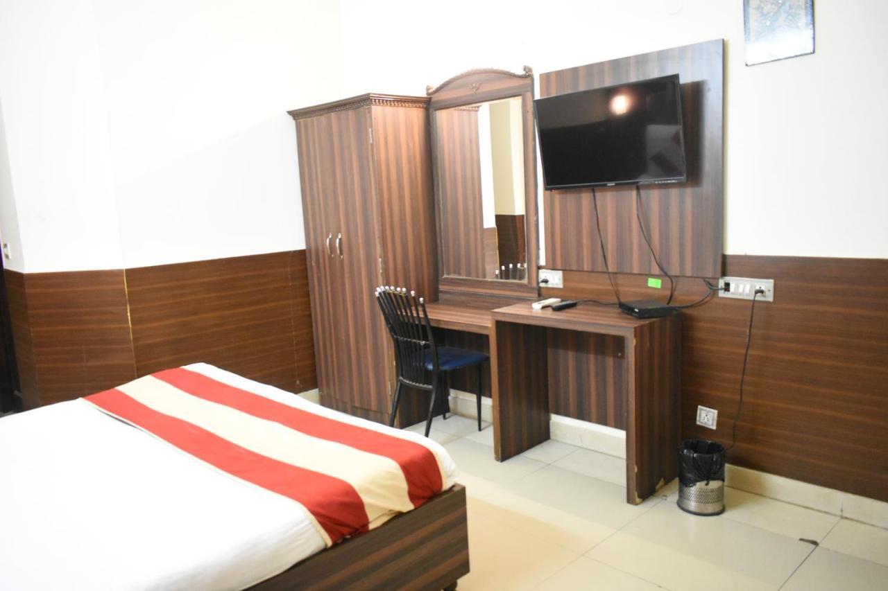 Hotel Kashish Plaza - 5 Mins From Metro Station Delhi  Exterior foto